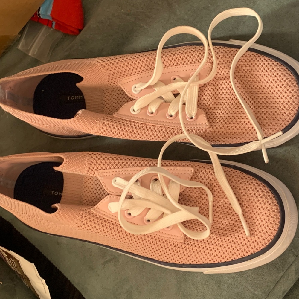 Tommy Hilfiger Light Pink Mesh Sneakers Size 9